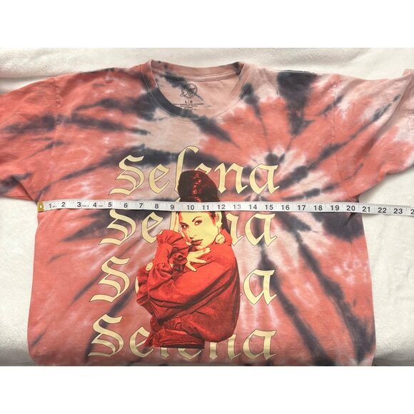 Selena Quintanilla Tie-Dye Graphic Short Sleeve T-Shirt Womens L/G Pink & Black - Picture 7 of 10